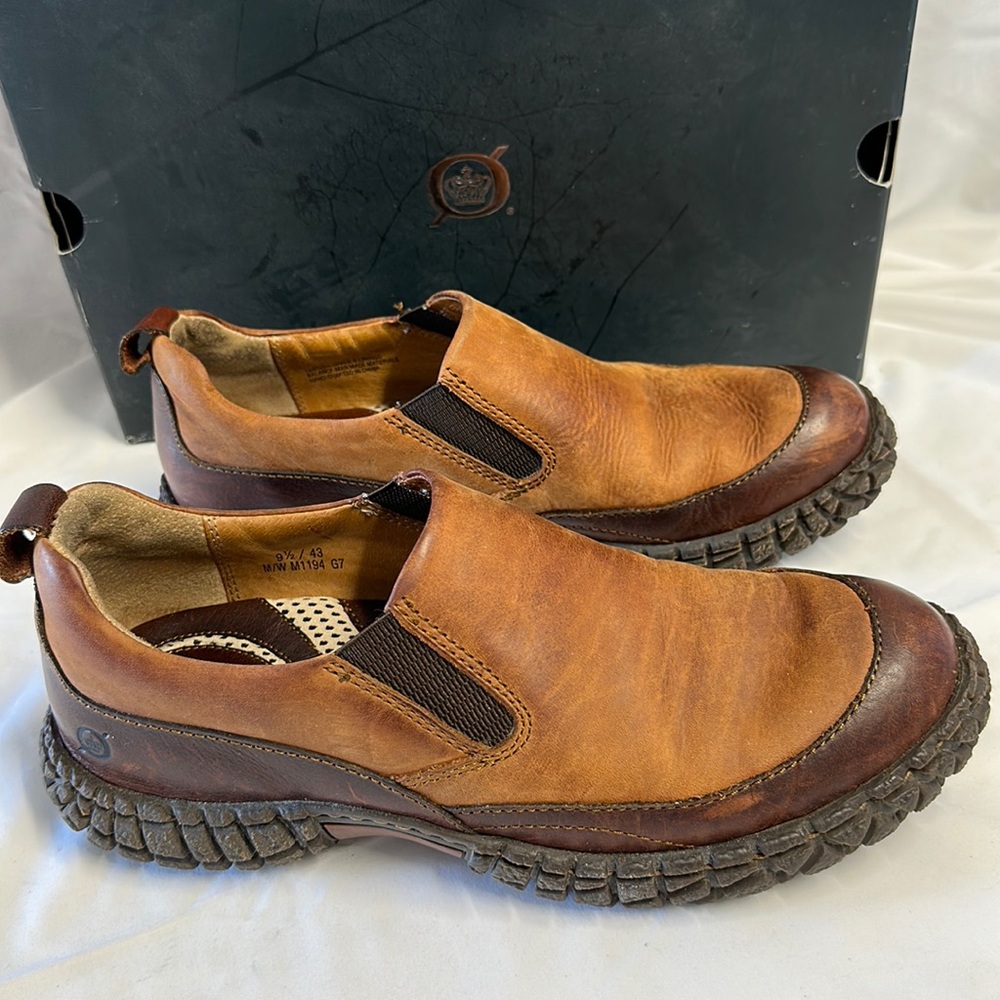 BORN Terrain Men’s Casual Shoes Brown Size 9.5 EUC